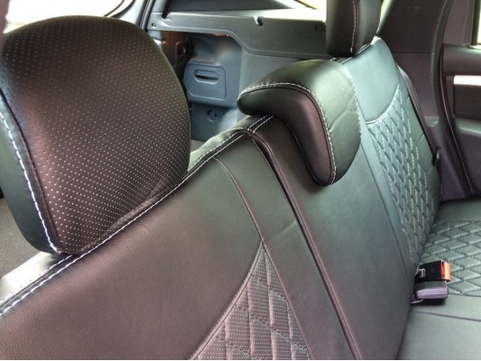 Авточехлы на Nissan Terrano