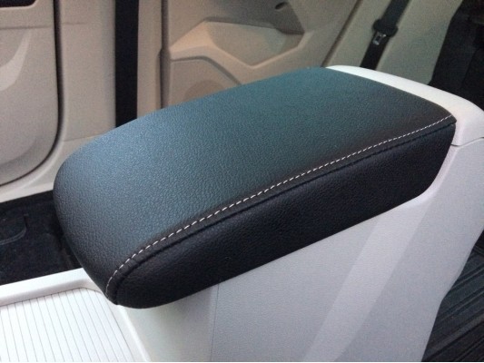 Перетяжка центрального подлокотника Перетяжка центрального подлокотника