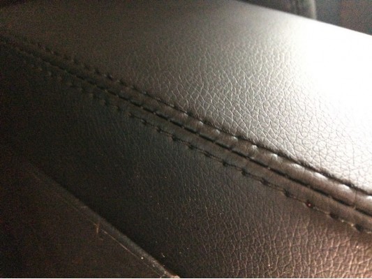 Перетяжка центрального подлокотника Перетяжка центрального подлокотника